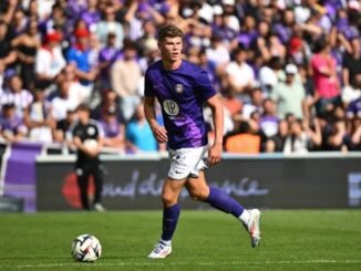 BORUSSIA DORTONED, um Charlie Creswell als Ersatz für Toulouse zu unterschreiben...